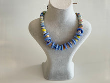 Load image into Gallery viewer, glass bead necklace