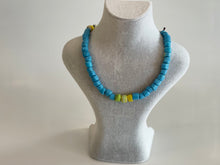Load image into Gallery viewer, glass bead necklace