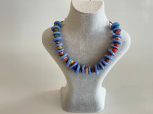 Load image into Gallery viewer, glass bead necklace