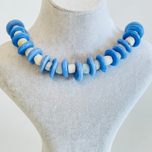 Load image into Gallery viewer, glass bead necklace