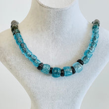 Load image into Gallery viewer, glass bead necklace